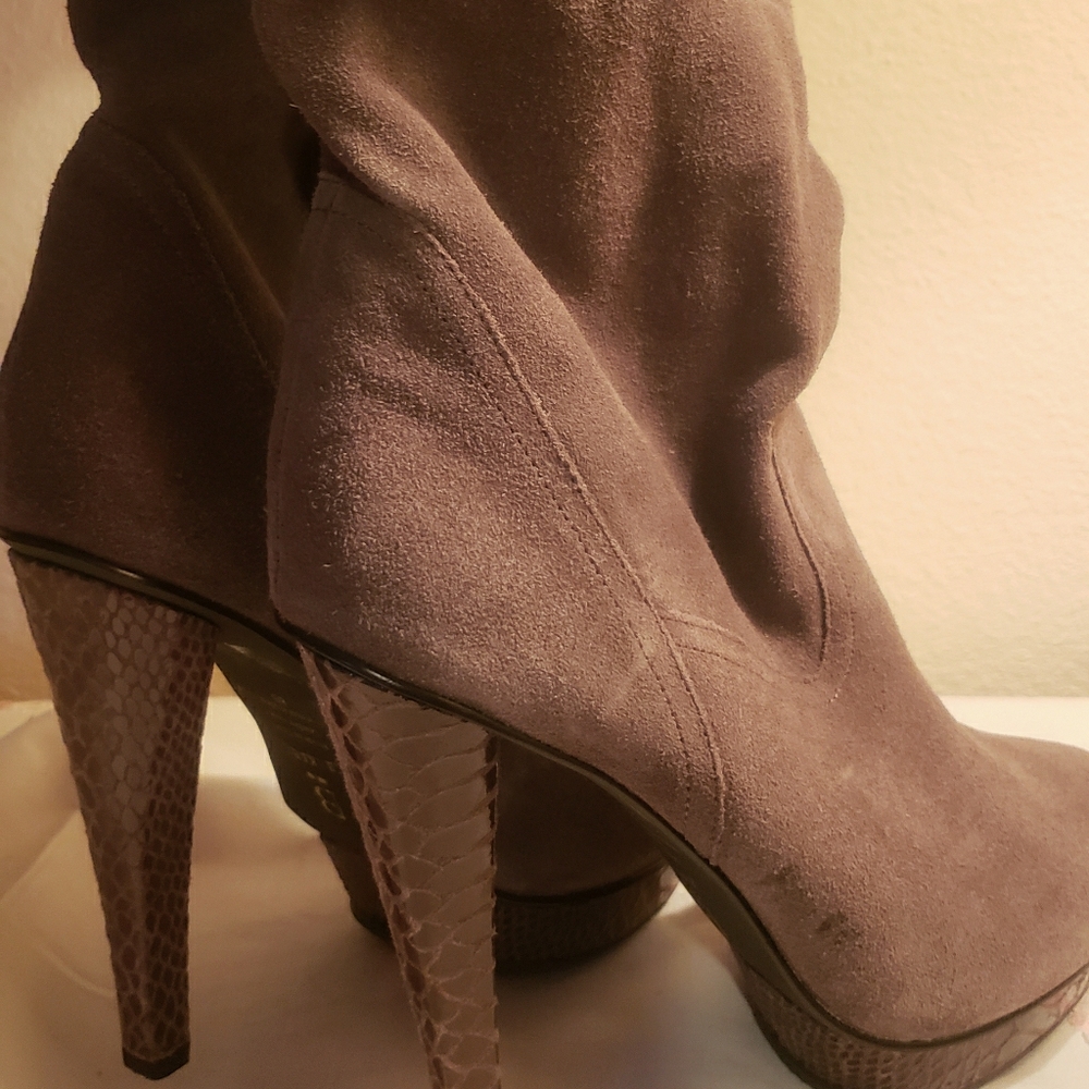 Gorgeous thigh high suede thigh high boots!!